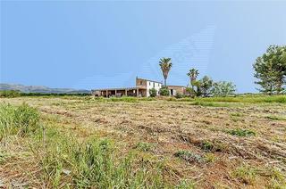 Masia a Sa Pobla. Finca rústica en solar de 134.000m2 aprox.  esta finca es apta p