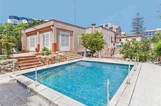 Chalet in S´Arenal. Chalet unifamiliar en solar de 750 m2 aprox. con piscina y jardí