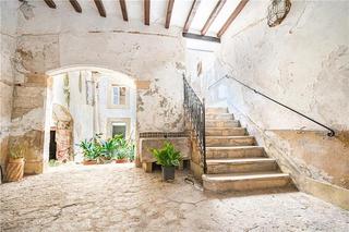 Edifici a Cort. Palma. centro histórico. edificio catalogado por patrimonio en z