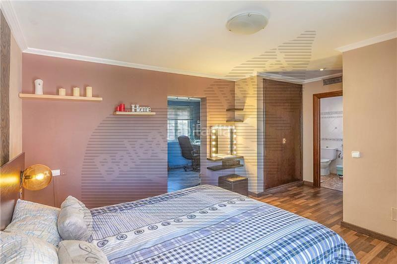 Foto 861a934b-6c15-47fb-a094-46cd54d1f964. Chalet con riscaldamento parcheggio piscina in Palmanova Calvià