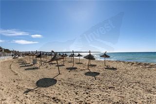 Pis a S´Arenal. Apartamento de diseño en primera línea de mar con 560m2 aprox. d