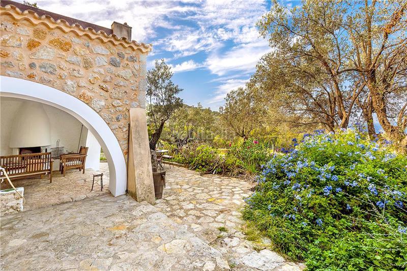 Foto 04202940-78f5-4c59-a49a-c8b512260bde. Chalet con riscaldamento parcheggio piscina in Deià