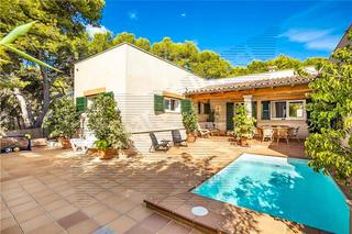 Xalet a Colònia Sant Jordi. Chalet unifamiliar en solar de 450m2 aprox. con piscina, 120m2 a