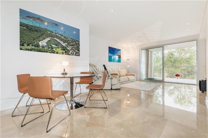 Foto 70f5ac56-2a52-486c-913e-b0c2bf43cf78. Ático alquiler. ático en complejo residencial con piscina en bendinat, 155 m2 aprox. amplio salón comedor, cocina amueblada y equipada, en Calvià