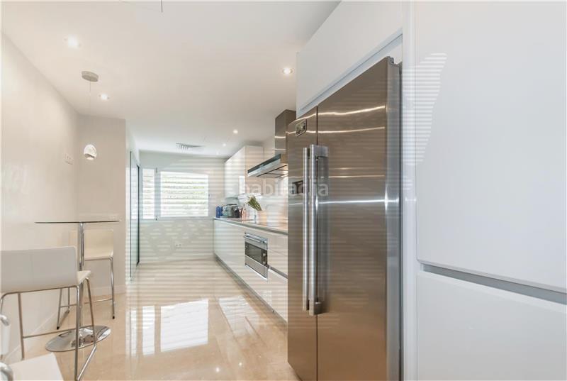 Foto 96b9a462-bb33-4a9e-89ea-c0e52b915fc5. Ático alquiler. ático en complejo residencial con piscina en bendinat, 155 m2 aprox. amplio salón comedor, cocina amueblada y equipada, en Calvià