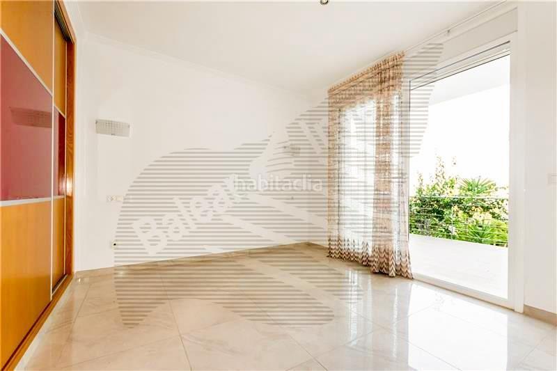 Foto 948f89e1-f1ab-46c4-b5e2-746ad543aead. Alquiler chalet  unifamiliar de primeras calidades en solar de 850 m2 aprox.400 m2 const con vistas al mar, 400 m2 aprox., salón comedor, am en Calvià