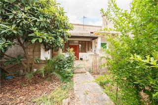 Maison à Petra. Casa con jardín en planta de 490m2 aprox.,