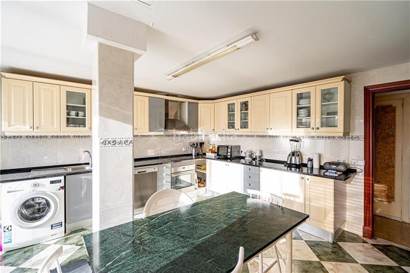 Foto 10ef29c1-3a98-4ca7-9d7b-ffa65aa9b011. Etagenwohnung mit parking in Palmanova Calvià