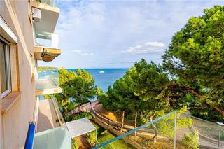 Flat in Palmanova. Piso de 200m2 aprox. en primeria línea de playa con terraza,