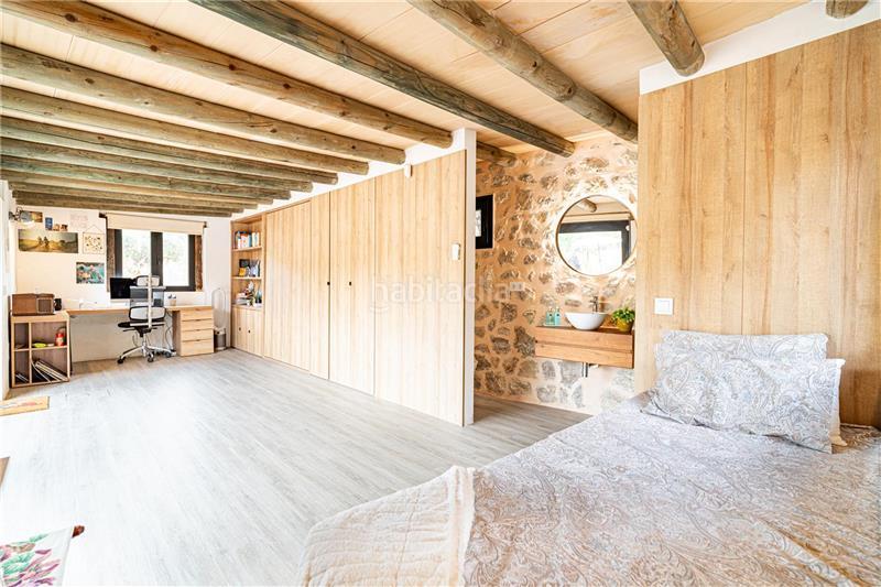 Foto 489b00b0-8911-48b7-9f71-56473bb68083. Chalet with fireplace parking pool in Calvià poble Calvià