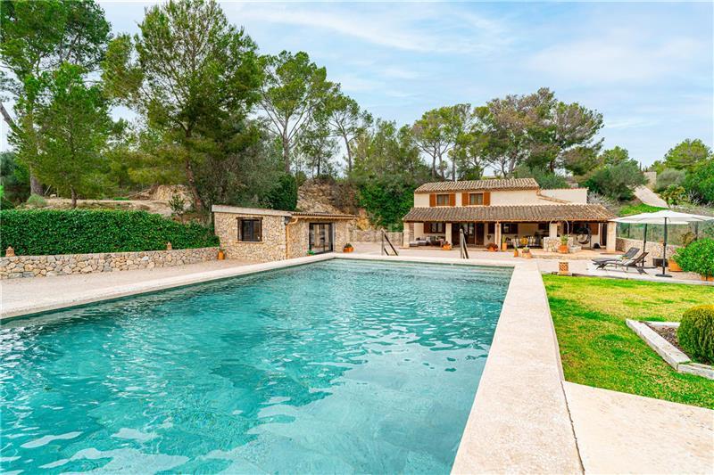 Foto 8f38a59a-0929-4cb1-9409-38ae87ff4b23. Chalet with fireplace parking pool in Calvià poble Calvià