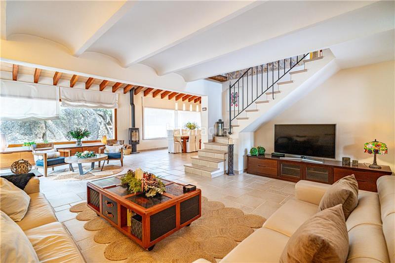 Foto b7ed563d-0665-4a1f-8476-a8dbe7895e24. Chalet with fireplace parking pool in Calvià poble Calvià