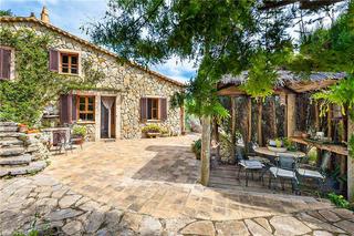 Chalet in Puigpunyent. Espectacular finca rústica en solar de 5.3002 aproximadamente en