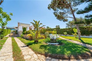 Chalet à Sa Torre. Chalet unifamiliar en solar de 740m2 aprox. con piscina y vistas