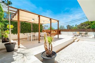Ground floor in Can Pastilla. Planta baja con piscina privada, vistas al mar y terraza de 168m