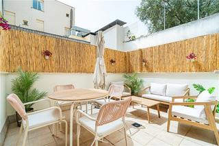 Appartement à Es Jonquet. Planta baja con patio en santa catalina,