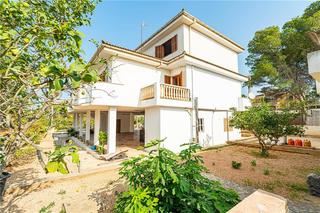 Chalet in S´Arenal. Chalet unifamiliar en solar de 957m2 aprox. en playa de palma,