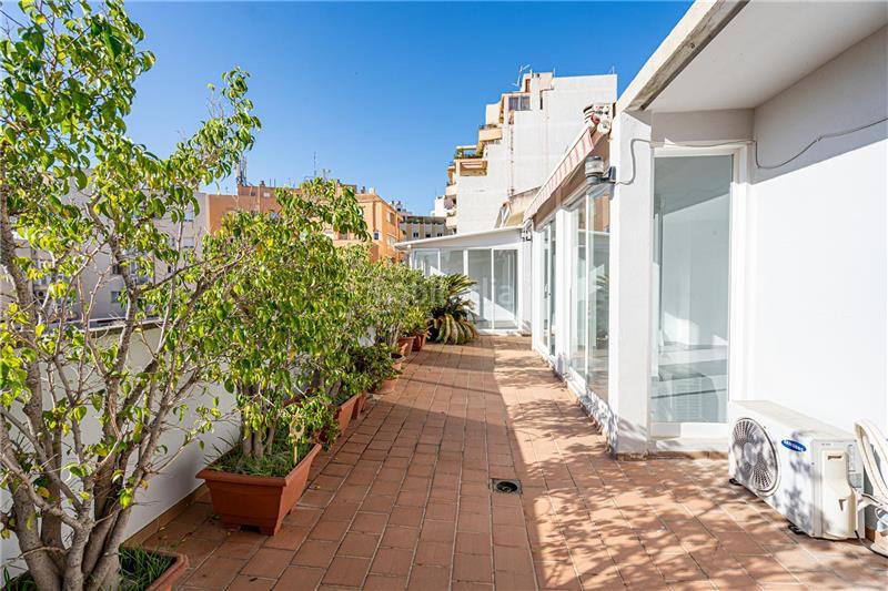 Foto cbd00669-70e2-48d5-9e97-e48eeef17b3b. Alquiler ático alquiler. ático reformado en zona industria, en Palma de Mallorca