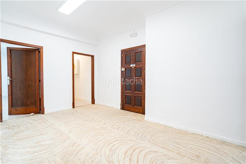 Foto 2ac34baa-5477-40b9-8f9b-7851608afe54. Flat with fireplace in La Missió Palma de Mallorca