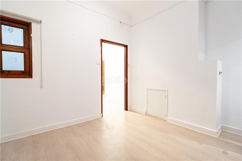 Foto b8debce5-0a42-4c11-b893-093d9bcf1a2a. Flat with fireplace in La Missió Palma de Mallorca