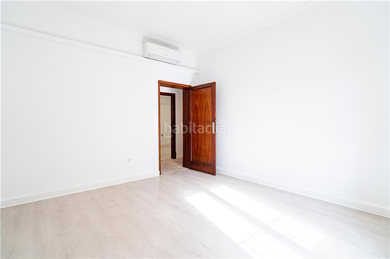 Foto c3a9ade6-468e-44ca-bd01-186faad6c0f7. Flat with fireplace in La Missió Palma de Mallorca