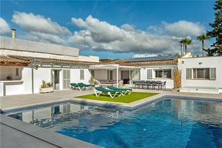 Chalet en Establiments. Chalet unifamiliar en una sola planta en solar 1.816m2 aprox. en