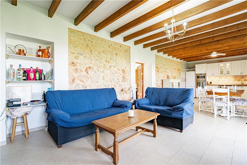 Foto 2a2c5f67-087f-433d-9458-6e95ef812e43. Chalet casa de pueblo con piscina en solar de 4000m2 aprox. con licencia vacacional, en Algaida