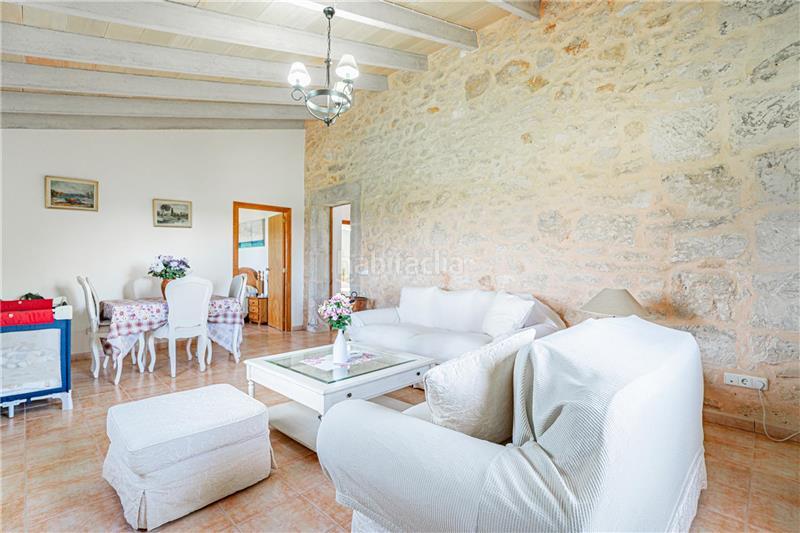 Foto ad5b7b36-3e16-40a0-8d93-c62d797b9372. Chalet casa de pueblo con piscina en solar de 4000m2 aprox. con licencia vacacional, en Algaida