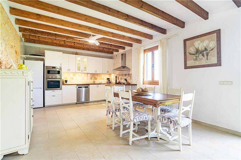 Foto d80888a3-2f07-40f1-affb-0f7015b234c9. Chalet casa de pueblo con piscina en solar de 4000m2 aprox. con licencia vacacional, en Algaida