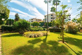 Location Appartement à Carrer del llaüt 21. Piso con terraza en complejo residencial con piscina, 3 habitaci