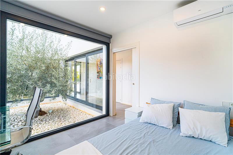 Foto b0c3dfbd-0aab-4c99-a370-ca123bf77e40. Chalet  unifamiliar de diseño en una sola planta en solar de 1.888m2 aprox., en Bunyola