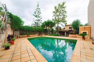 Chalet in Son Xigala. Casa unifamiliar con jardín y piscina,