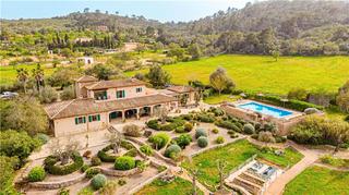 Country house in Felanitx Poble. Impresionante finca mallorquina con carácter y vistas panorámica