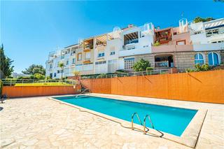 Semi detached house in Portals Nous. Adosado en zona residencial con piscina comunitaria y vistas al