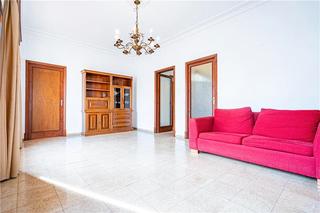 Pis a Plaça de l'olivar 5. Piso en venta cerca del mercado del olivar, 120m2, 3 habitacione