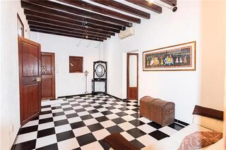 Flat in Plaça de la porta de santa catalina 20. Bonito piso con balcón en santa catalina, junto al mercado
