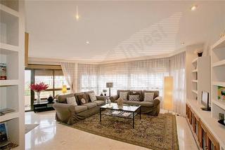 Rent Flat in El Mercat. Alquiler. piso en centro de palma, 160m2 aprox.,  4 habitaciones