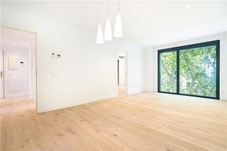 Flat in Marquès de Fontsanta. Palma centro. a estrenar. piso con terraza y piscina comunitaria