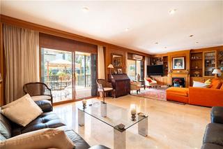 Ground floor in Son Armadams. Planta baja señorial con terraza, 214 m2, 5 habitaciones.
