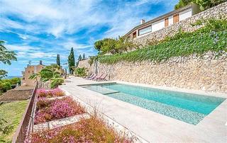 Lloguer Masia a Puigpunyent. Finca con piscina en solar de 2.000m2 aprox.