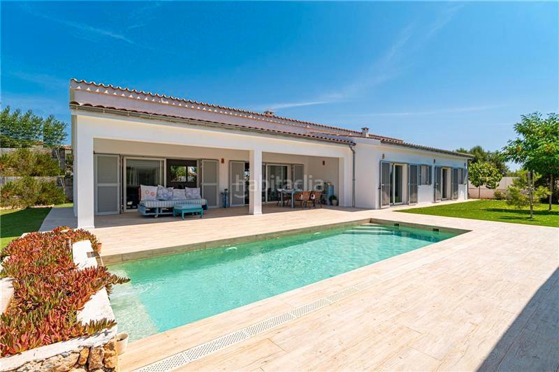 Foto e12c9c5a-7714-4755-89df-200eb8912f3d. Chalet  en solar de 1.150m2 aprox. con jardín y piscina, en Campos