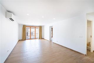 Rent Flat in La Llotja-Born. Centro. piso totalmente reformado en zona jaime iii.