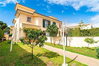 Casa aparellada a Maioris-Puig de Ros. Pareado con piscina privada en solar de 346m2 aprox.