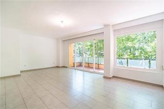 Flat in Son Armadams. Piso en zona son armadans con terraza y vistas despejadas.