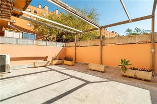 Planta baixa a Es Camp Red. Planta baja con amplia terraza en palma, 3 habitaciones