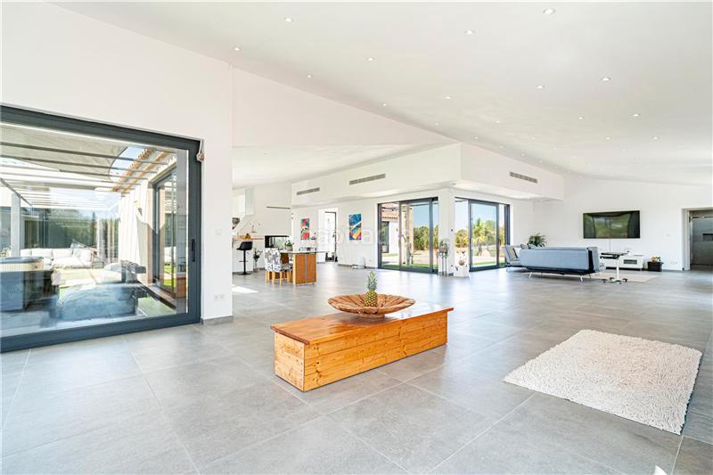 Foto 3aec2119-cfcf-4d6a-a23c-260240fea66d. Masía villa de lujo con piscina en solar de 16.529m2 aprox. , en Llucmajor