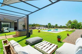 Masia a Llucmajor Interior. Villa de lujo con piscina en solar de 16.529m2 aprox. ,