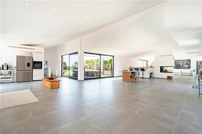 Foto f5937986-1c58-4a6f-86c0-d76d4e070a33. Masía villa de lujo con piscina en solar de 16.529m2 aprox. , en Llucmajor