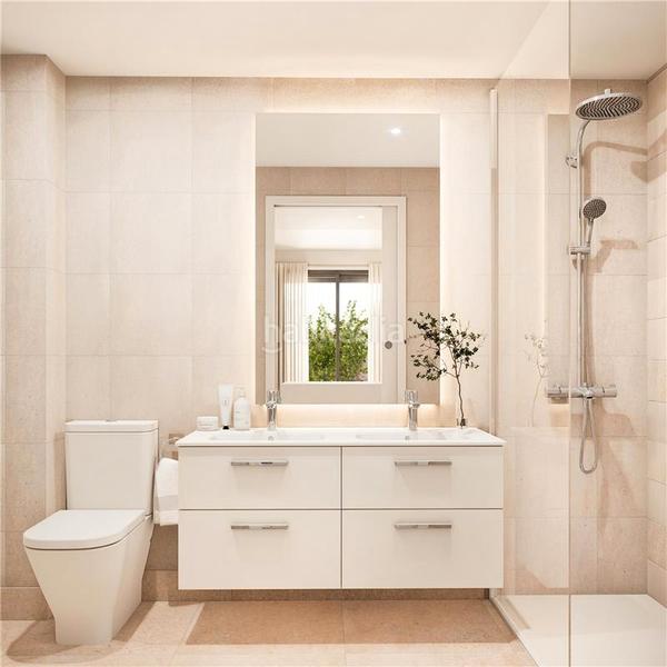 Foto 57d56da8-e934-4360-a30d-93a6a67fd287. Piso a estrenar. piso con terraza, piscina comunitaria y gimnasio en una comunidad privada en Ibiza