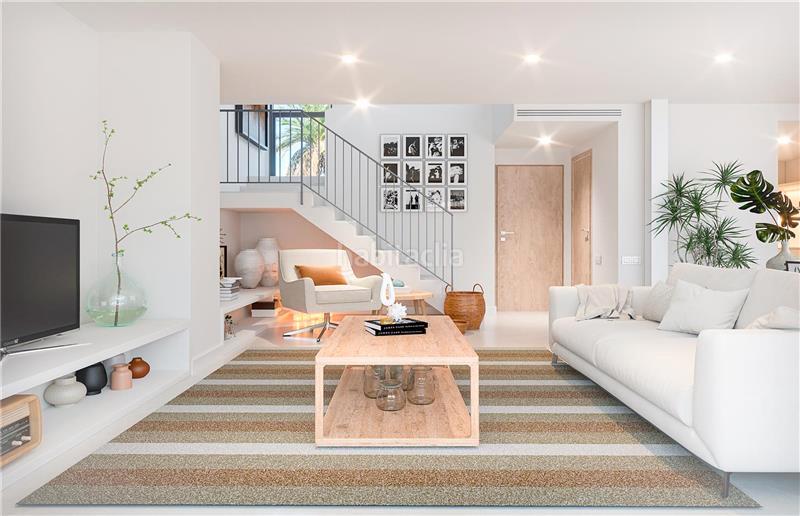 Foto 17dafd7f-e3e2-42d2-88a9-f6e0b0b4fa68. Casa adosada a estrenar. adosado en complejo residencial con piscina y jardines comunitarios, en Esporles